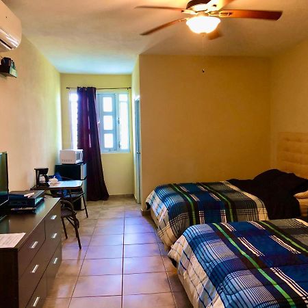 Tio Pepe'S Guest House Aibonito Bagian luar foto